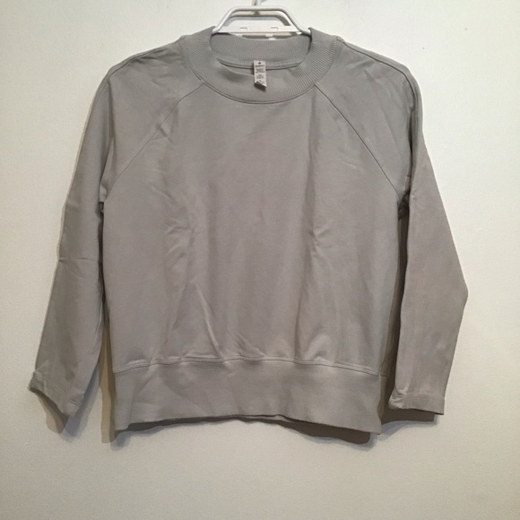 Lululemon Ready to Roll Crew
Vapour - Picture 3 of 6